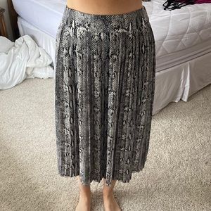 Midi pleated snakeskin skirt